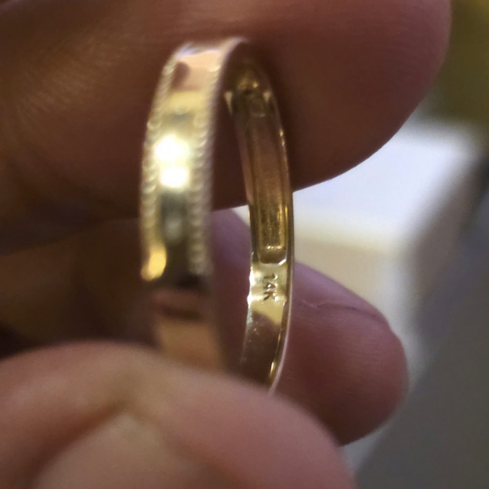 14K GOLD Ring With Diamonds & Ridged Edge. - Picture 5 of 12
